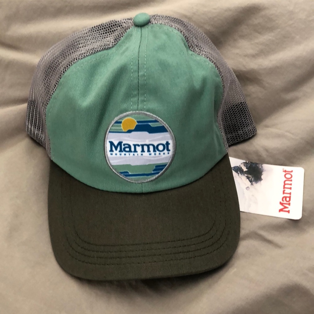 Trucker hat